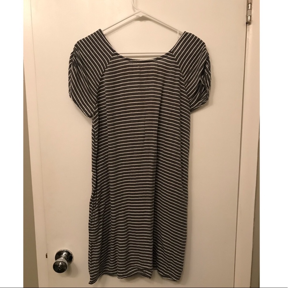 Lightweight grey stripped dress, great condition